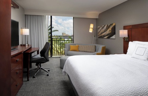 Bradenton Hotel | Courtyard by Marriott Bradenton Sarasota Riverfront