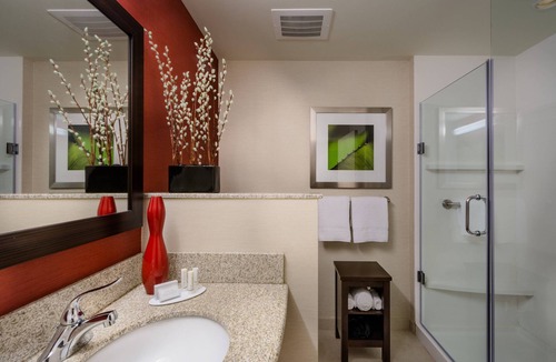 Charleston Hotel | Courtyard by Marriott Charleston Downtown/Civic Center