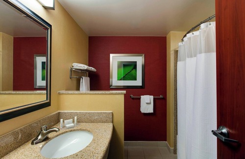 Schaumburg Hotel | Courtyard by Marriott Chicago Schaumburg/Woodfield Mall