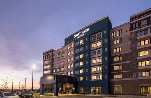 Seton Hotel | Courtyard by Marriott Calgary South