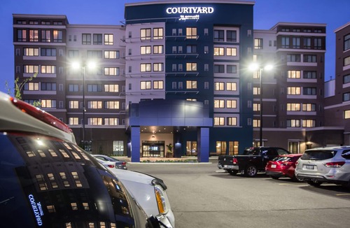 Seton Hotel | Courtyard by Marriott Calgary South