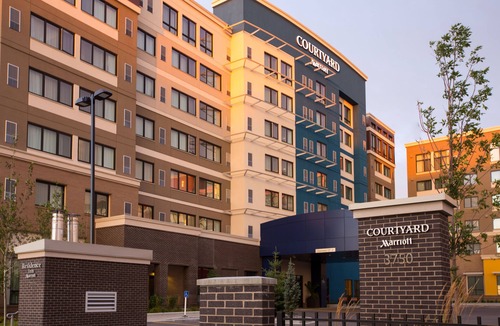 Seton Hotel | Courtyard by Marriott Calgary South