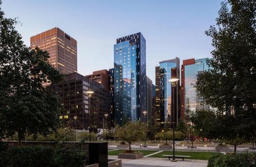 Downtown Calgary Hotel | Courtyard by Marriott Calgary Downtown