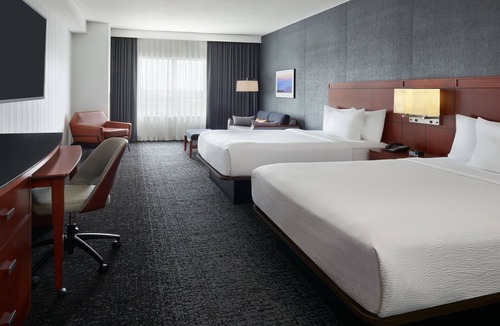 Calgary Hotel | Courtyard by Marriott Calgary Airport