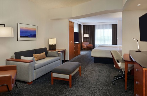 Calgary Hotel | Courtyard by Marriott Calgary Airport
