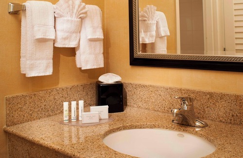 Naperville Hotel | Courtyard by Marriott Chicago Naperville