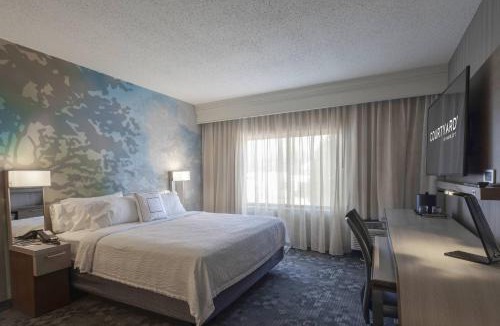 Willoughby Hotel | Courtyard by Marriott Cleveland Willoughby