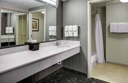 Westlake Hotel | Courtyard by Marriott Cleveland Westlake