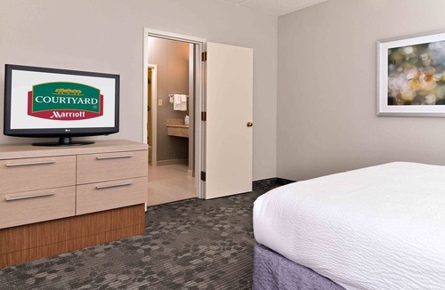 Northwest Dallas Hotel | Courtyard by Marriott Dallas Northwest