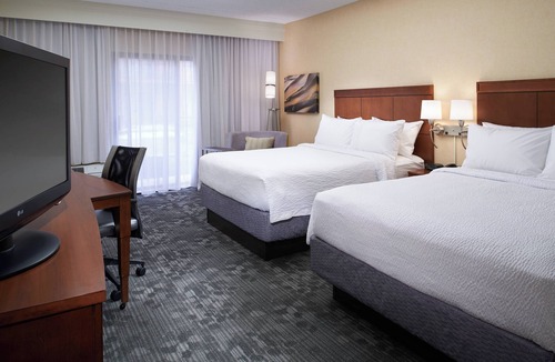 Dearborn Hotel | Courtyard by Marriott Detroit Dearborn