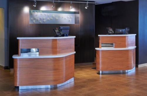 Livonia Hotel | Courtyard by Marriott Detroit Livonia