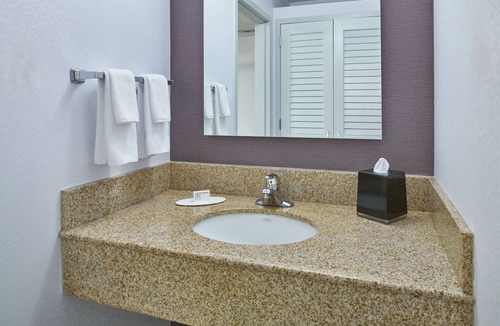 Troy Hotel | Courtyard by Marriott Detroit Troy