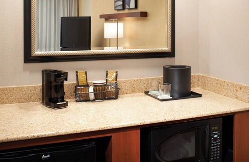 Warren Hotel | Courtyard by Marriott Detroit Warren