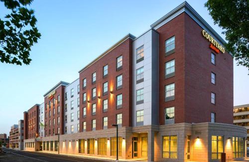 Edgewater Hotel | Courtyard by Marriott Edgewater NYC Area