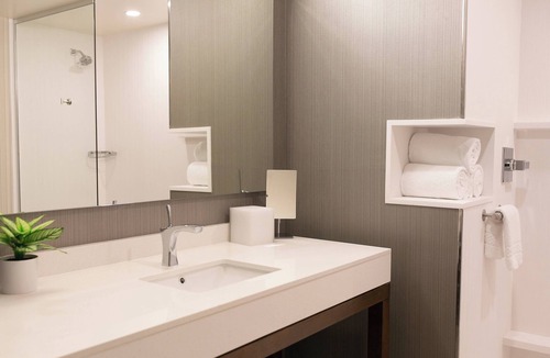 Elkhart Hotel | Courtyard by Marriott Elkhart