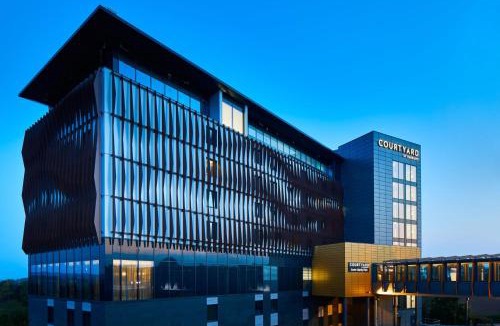 Clyst St Mary Hotel | Courtyard by Marriott Exeter Sandy Park