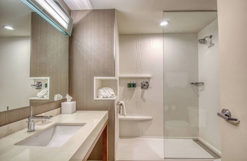 Fargo Hotel | Courtyard by Marriott Fargo