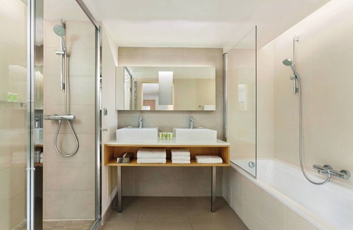 Aiguerelles Hotel | Courtyard by Marriott Montpellier