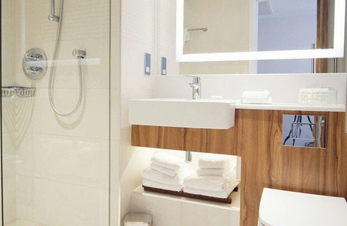 Paisley Hotel | Courtyard by Marriott Glasgow Airport