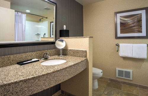 Hadley Hotel | Courtyard by Marriott Hadley Amherst