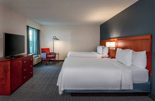 Hadley Hotel | Courtyard by Marriott Hadley Amherst