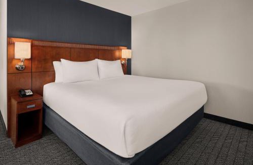 Downtown Halifax Hotel | Courtyard by Marriott Halifax Downtown