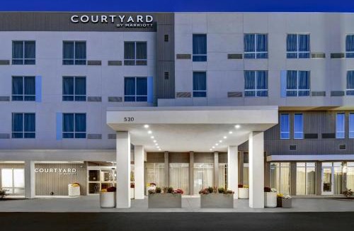 Yardville-Groveville Hotel | Courtyard by Marriott Hamilton