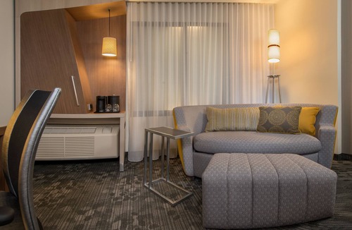 Houston Hotel | Courtyard by Marriott Houston Intercontinental Airport