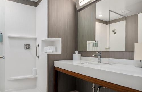 Northeast Houston Hotel | Courtyard by Marriott Houston Northeast