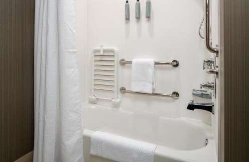 Northeast Houston Hotel | Courtyard by Marriott Houston Northeast