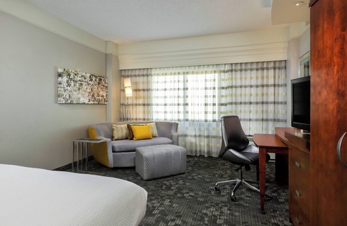 Uptown Hotel | Courtyard by Marriott Houston by the Galleria