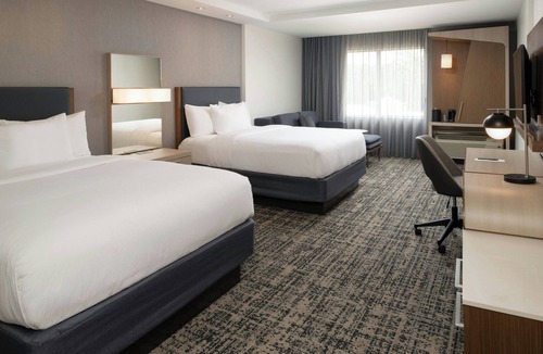 Spring Hotel | Courtyard by Marriott Houston City Place