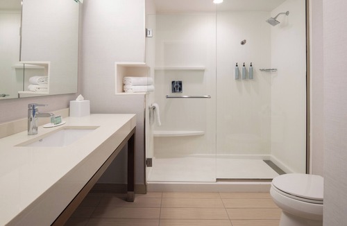 Spring Hotel | Courtyard by Marriott Houston City Place