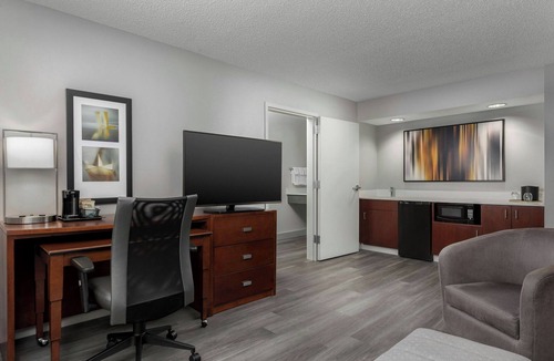 Greenway Plaza-Upper Kirby Hotel | Courtyard by Marriott Houston Rice University