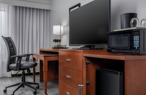 Greenway Plaza-Upper Kirby Hotel | Courtyard by Marriott Houston Rice University