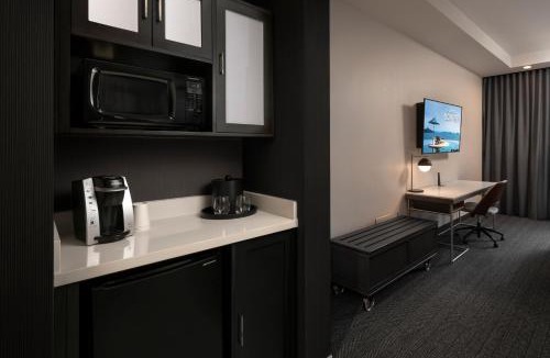 Clear Lake Shores Hotel | Courtyard by Marriott Houston Kemah