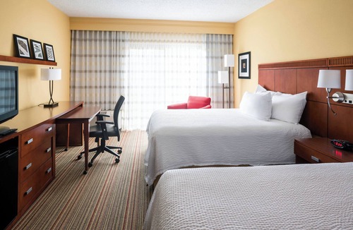 Wayne Hotel | Courtyard by Marriott Indianapolis Airport