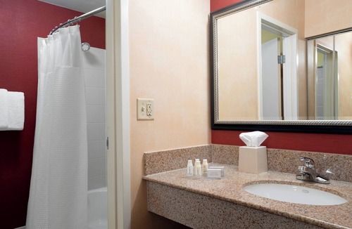 Wayne Hotel | Courtyard by Marriott Indianapolis Airport