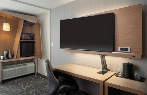 Milton Hotel | Courtyard by Marriott Lafayette South