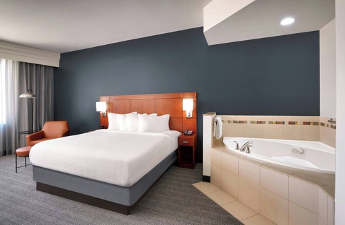 Downtown Lincoln Hotel | Courtyard by Marriott Lincoln Downtown