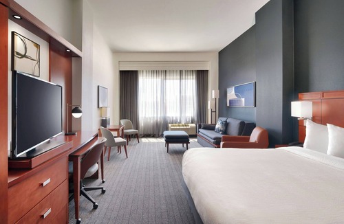 Downtown Lincoln Hotel | Courtyard by Marriott Lincoln Downtown