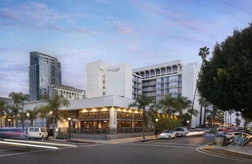 East Village Hotel | Courtyard by Marriott Long Beach Downtown