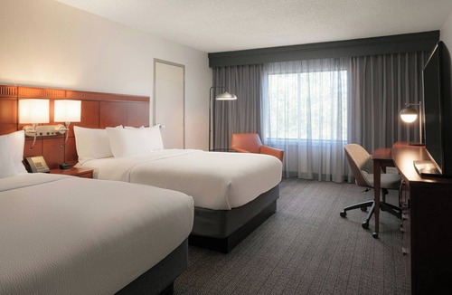 Buechel Hotel | Courtyard by Marriott Louisville East