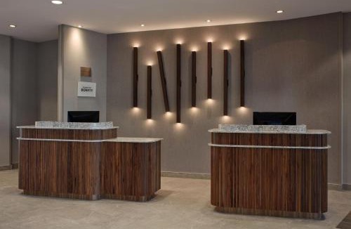 Northeast Mississauga Hotel | Courtyard by Marriott Mississauga-Airport Corporate Centre West