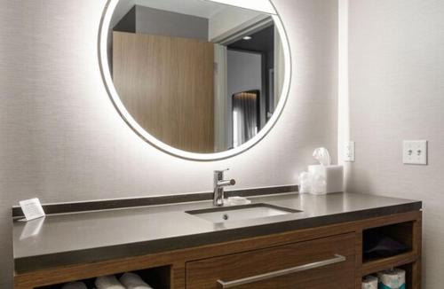 Madison Hotel | Courtyard by Marriott Madison