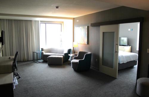 Muncie Hotel | Courtyard by Marriott Muncie at Horizon Convention Center