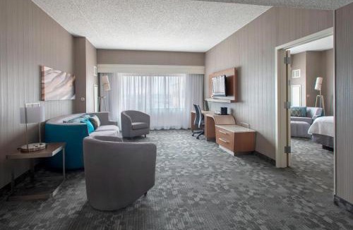 Elizabeth Hotel | Courtyard by Marriott Newark Elizabeth