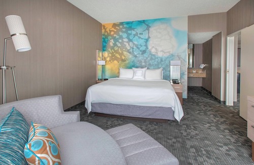 Elizabeth Hotel | Courtyard by Marriott Newark Elizabeth