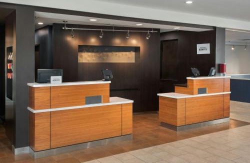 Landover Hotel | Courtyard by Marriott New Carrollton Landover