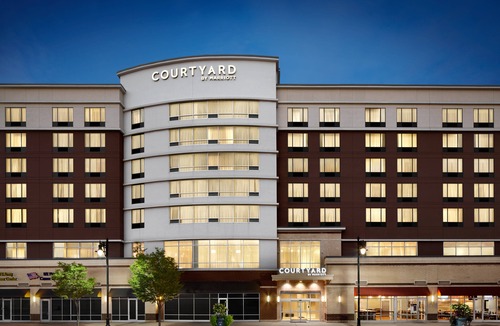 Downtown Newark Hotel | Courtyard by Marriott Newark Downtown